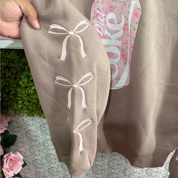 Womens Coquette Diet Coke
Can Pink Crewneck
Sweatshirt - Picture 3 of 5